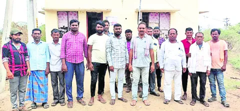 విద్యుత్‌ సబ్‌స్టేషన్‌ ముట్టడి