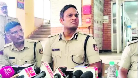 అనుమానితుల కదలికలపై ఆరా తీశాం