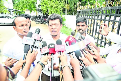 రాష్ట్రంలో అప్రకటిత ఎమర్జెన్సీ 