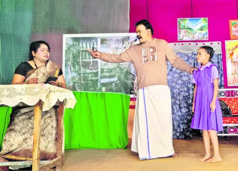 అలరించిన నాటిక ప్రదర్శనలు 