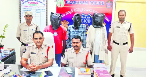 గంజాయి విక్రేతలు ముగ్గురు అరెస్టు