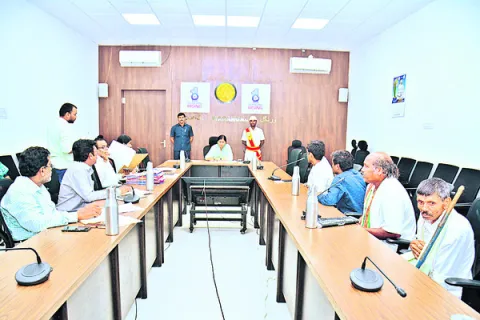 పకడ్బందీగా పరీక్షలు నిర్వహించాలి