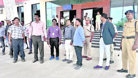 పుస్తకాలొచ్చేశాయ్‌
