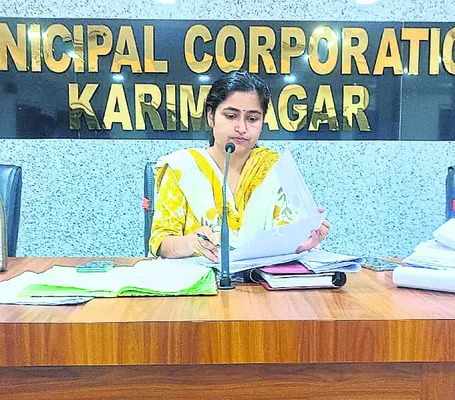 ప్రజావాణి దరఖాస్తులు పరిష్కరించండి
