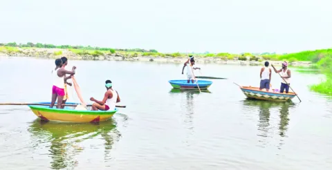48 గంటలైనా లభించని ఆచూకీ 