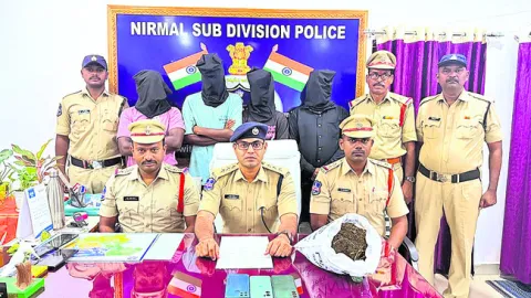 గంజాయి విక్రయిస్తున్న ముఠా అరెస్ట్‌