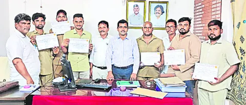 ప్రజా రవాణాలో డ్రైవర్లది ముఖ్యపాత్ర 