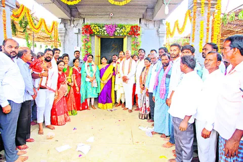 ఘనంగా మహంకాళి విగ్రహ ప్రతిష్ఠాపన