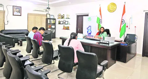 బయో గ్యాస్‌ ప్లాంట్‌కు చొరవ తీసుకోవాలి