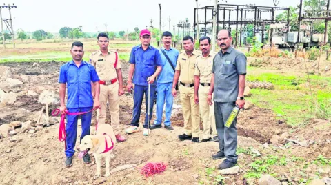 జిలెటిన్‌ స్టిక్స్‌ స్వాధీనం