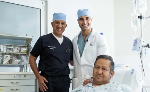 US surgeons performed the worlds first human bladder transplant 13