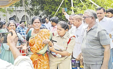 Dalit woman drinks rat poison in PGRS: Andhra pradesh