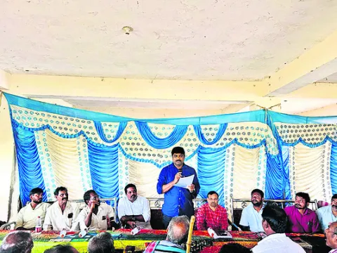 ఆర్‌ఆర్‌ ప్యాకేజీ రూ.25 లక్షలు ఇవ్వాల్సిందే 