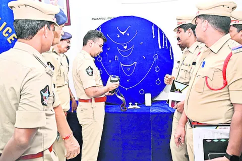 తాళాలు వేసిన ఇళ్లే టార్గెట్‌ 