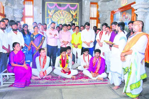 నృసింహుడి సేవలో  హిమాన్షు
