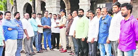 జర్నలిస్టుపై దాడి హేయం 