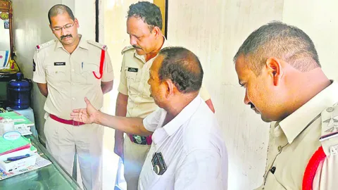 బంగారు దుకాణంలో చోరీ 