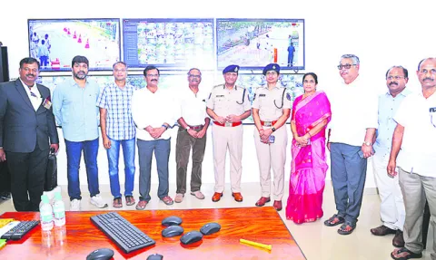 సీసీ కెమెరాలతో నేరాల నియంత్రణ
