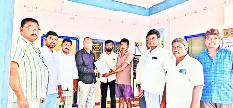 వెంకన్నకు సమర్పించిన కానుకలకు రశీదులు ఇప్పించండి 