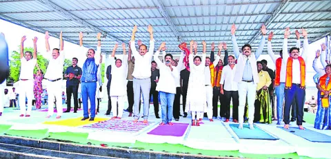 యోగాతోనే సంపూర్ణ ఆరోగ్యం 