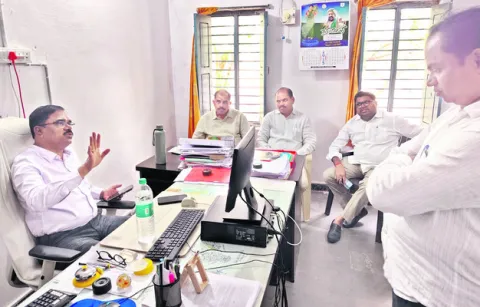 ధాన్యం తరలింపులో జాప్యం చేయొద్దు 