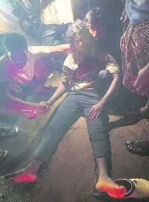 రోడ్డు ప్రమాదంలో ఇరువురికి గాయాలు 