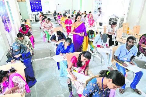 స్వయం ఉపాధి కోర్సుల్లో శిక్షణ