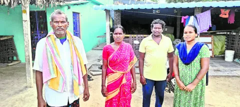 విధులకు రావద్దంటూ టీడీపీ నేతల బెదిరింపులు 