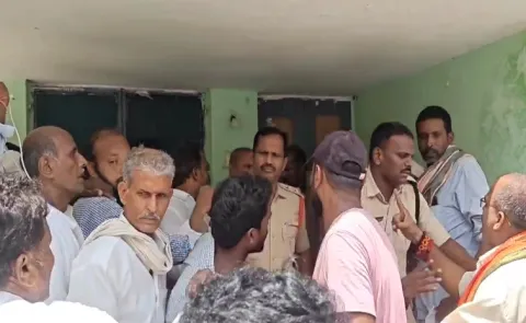 దాచేపల్లి పోలీస్ స్టేషన్ వద్ద ఉద్రిక్తత