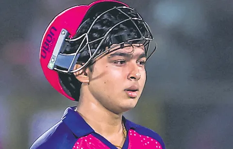 Vaibhav comments on his fastest century5