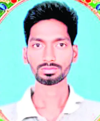 పురుగుల మందు తాగి కారు డ్రైవర్‌ ఆత్మహత్య
