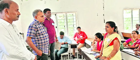 మార్పులకనుగుణంగా బోధించాలి