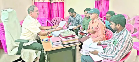 అభివృద్ధి పనులు త్వరితగతిన చేపట్టాలి
