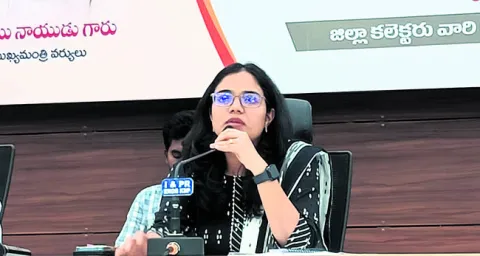 నిబంధనల మేరకే రేషన్‌ పంపిణీ 