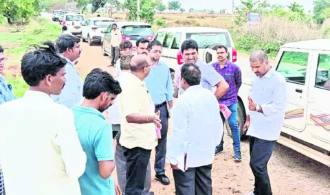 వచ్చే నెలలో ఐకానిక్‌ బ్రిడ్జికి టెండర్లు 