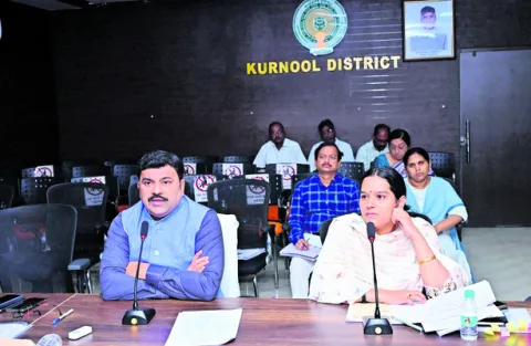 యోగాపై ప్రజలకు అవగాహన కల్పించాలి