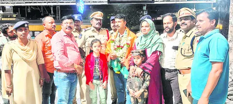 ఆర్మీ జవాన్‌కు  ఘన స్వాగతం
