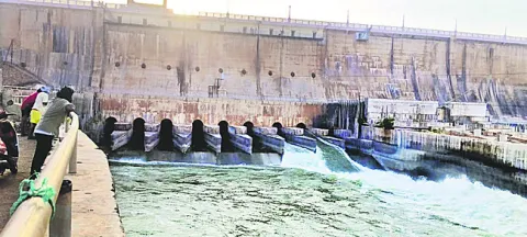 సాగర్‌ కుడి కాలువకు తాగునీటి విడుదల 