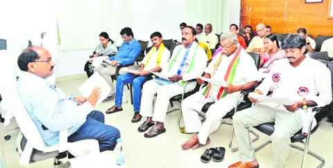 ఇళ్లకు డోర్‌ నంబర్లు వేయిస్తాం 