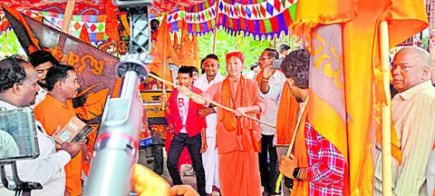 బలమైన హిందువులే దేశాన్ని రక్షిస్తారు 