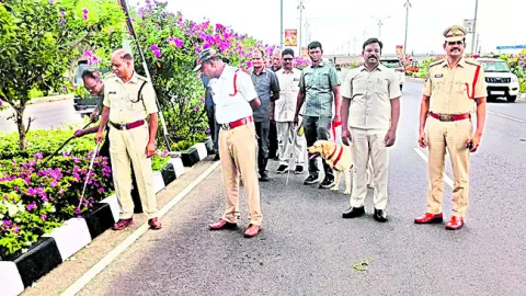జిల్లా భద్రతా విభాగం పోలీసుల మాక్‌ డ్రిల్‌ 