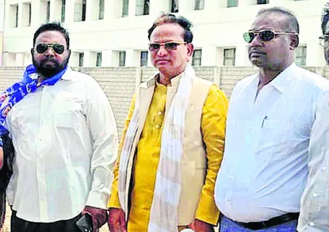ఎస్సీ, ఎస్టీ రిజర్వేషన్‌ను 22 శాతానికి పెంచాలి 
