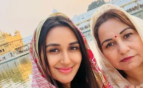 COVID-19 Bollywood Actress Nikita Dutta Confirms Along With Her Mother10