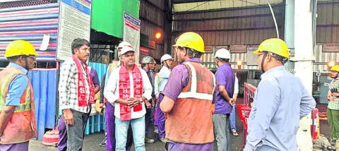 ‘కార్మికులకు అన్యాయం చేస్తున్న గుర్తింపు సంఘం’