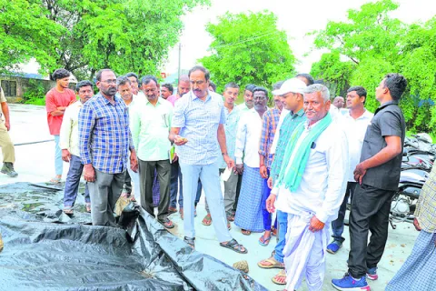ఆందోళన వద్దు.. ఆదుకుంటాం