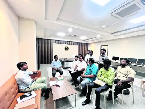 కొండరెడ్లకు  గృహ నిర్మాణాలు