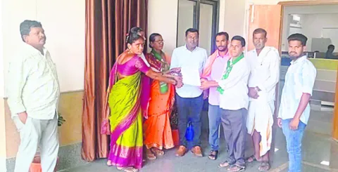 భూముల వ్యవహారం తేల్చాలి 