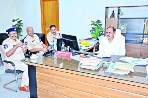 జీపీవో రాత పరీక్షకు పకడ్బందీ ఏర్పాట్లు 