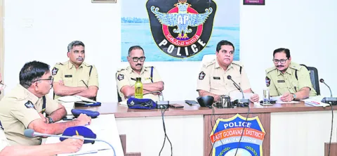 మహిళల రక్షణే మొదటి ప్రాధాన్యం