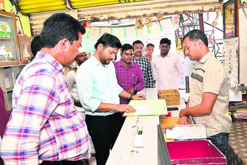 అధిక ధరలకు విక్రయిస్తే చర్యలు 